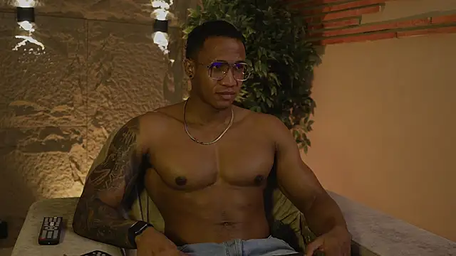 Logan Varela online show from 10/17/25, 10:12