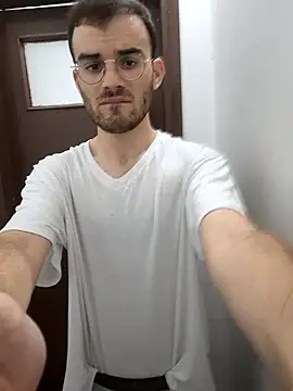 Snapshot of erikamavrik chatting on 03/17/25, 05:38 erikamavrik online show from 03/17/25, 05:38