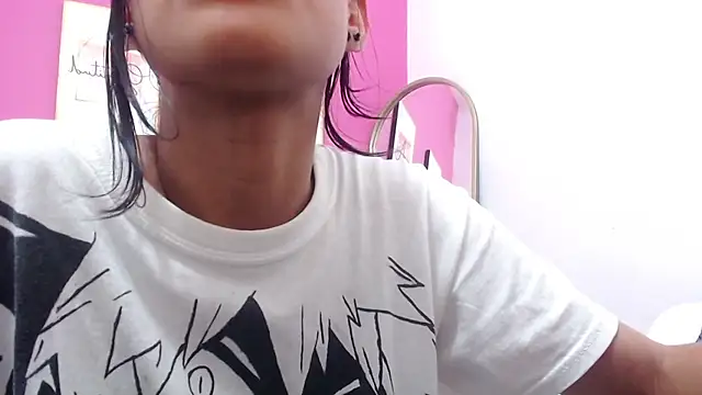 yourcuteneighbourr online show from 03/19/25, 06:03