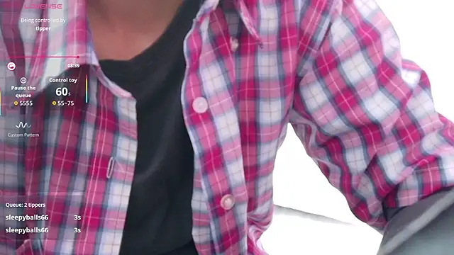 yourcuteneighbourr online show from 11/18/25, 03:01