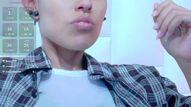 yourcuteneighbourr online show from 03/24/26, 03:22