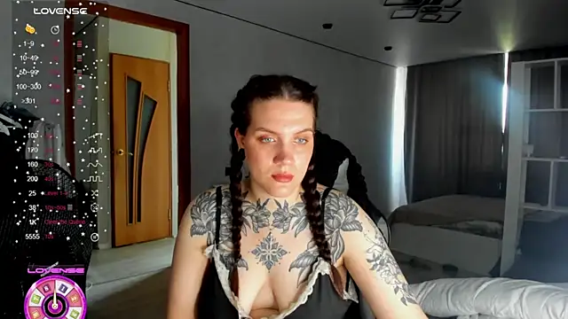 Snapshot of AizaRose chatting on 07/10/26, 06:17 AizaRose online show from 07/10/26, 06:17