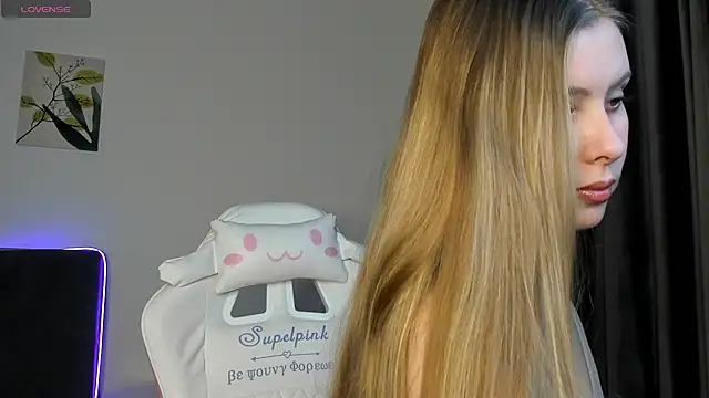 elliediaz online show from 10/05/25, 07:01