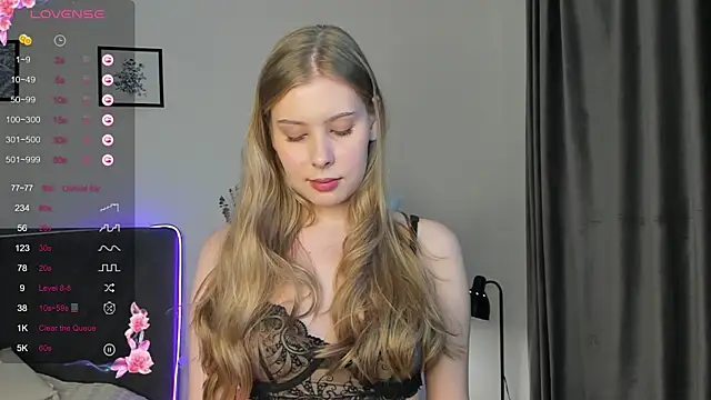 elliediaz online show from 10/14/25, 08:20