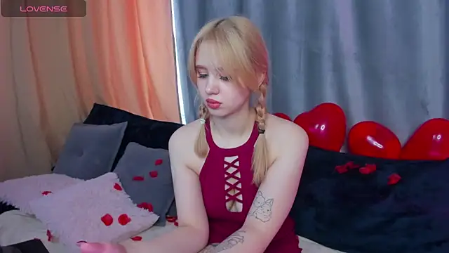 Valerie Woods online show from 02/15/25, 04:58