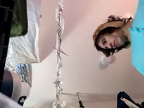 gurlnips online show from 02/14/25, 03:54