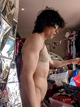 gurlnips online show from 03/05/25, 08:21