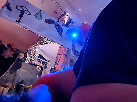 gurlnips online show from 03/19/25, 10:44