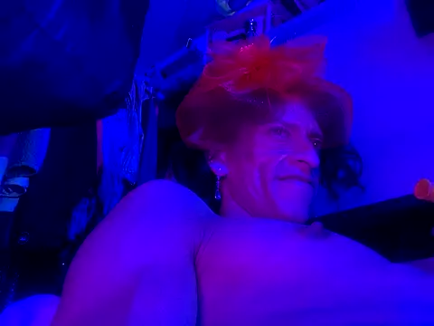 gurlnips online show from 09/14/25, 03:05