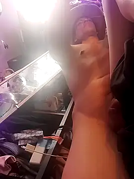 gurlnips online show from 04/22/26, 02:47