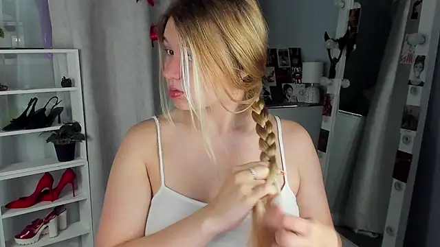 Rebecca Kelly online show from 09/20/25, 02:01