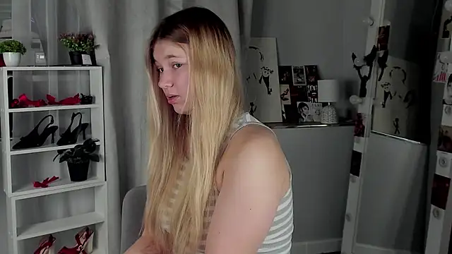 Rebecca Kelly online show from 11/05/25, 02:44