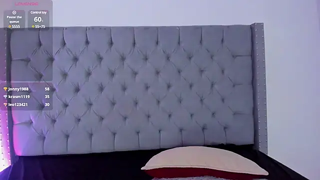 Snapshot of ShanellBlack chatting on 12/18/24, 02:49 ShanellBlack online show from 12/18/24, 02:49