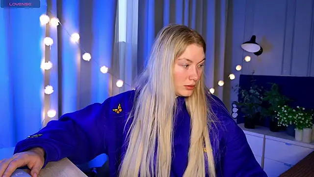 Liv Fay online show from 02/12/25, 01:37