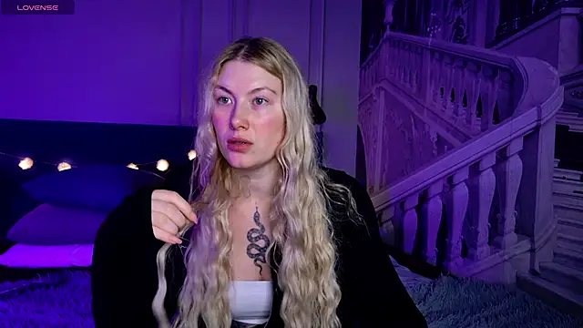 Liv Fay online show from 03/06/25, 07:32