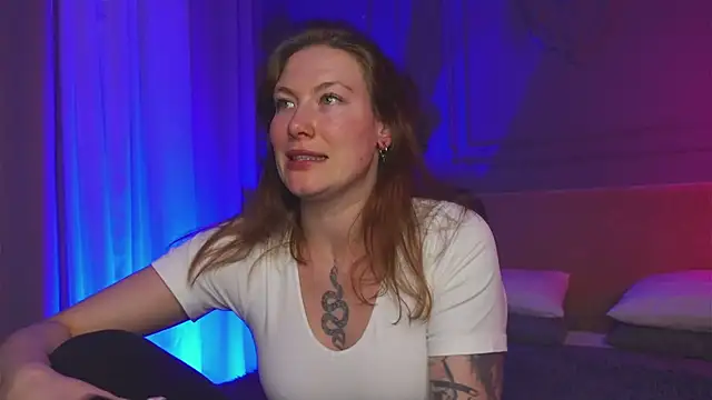 Liv Fay online show from 10/08/25, 03:31