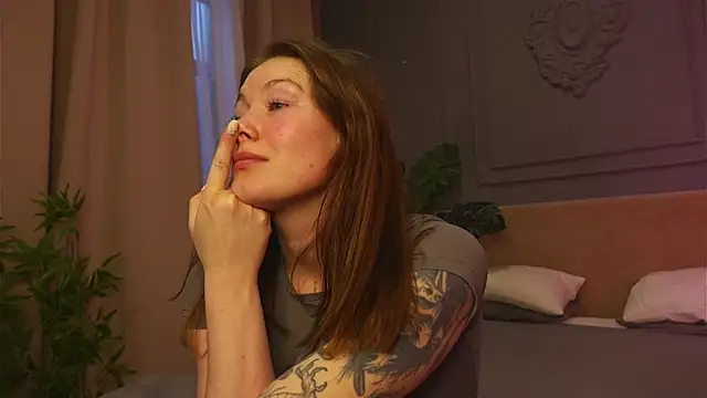 Liv Fay online show from 10/11/25, 02:59