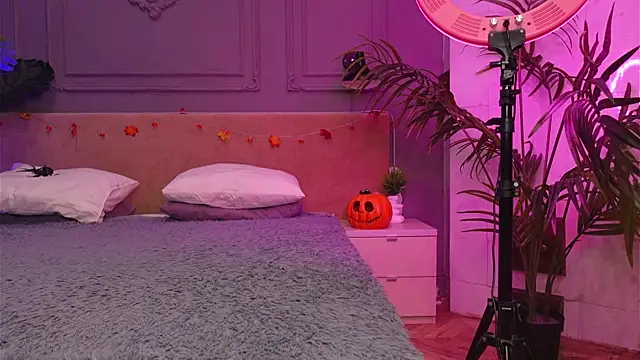 Liv Fay online show from 10/21/25, 03:46