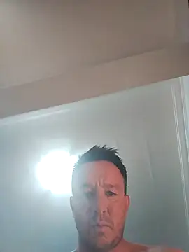 Snapshot of diveryplacer chatting on 12/20/25, 08:27 diveryplacer online show from 12/20/25, 08:27