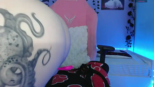 Snapshot of Scarlettsrorm chatting on 03/16/25, 05:14 Scarlettsrorm online show from 03/16/25, 05:14