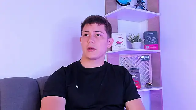 Alan hadid1 online show from 02/15/26, 09:11