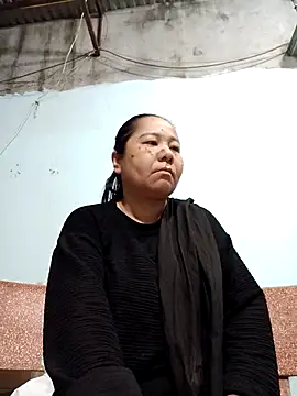 Queen 18200 online show from 12/18/25, 10:05