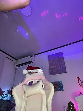 Tsuki-moon online show from 12/04/25, 11:41