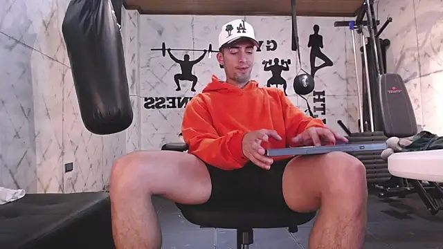 DrakeNeumann online show from 09/19/25, 03:52