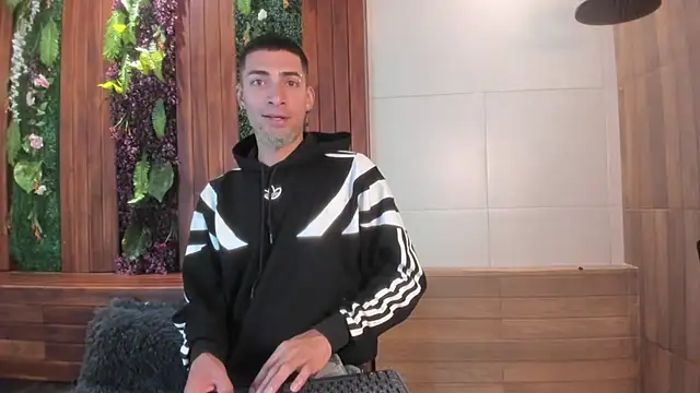 DrakeNeumann online show from 09/26/25, 03:54