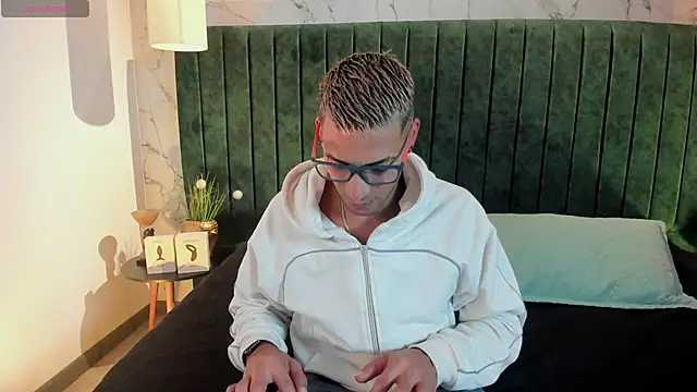 DrakeNeumann online show from 04/17/26, 03:42