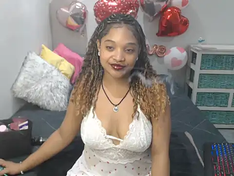 Snapshot of CREAMYCUPCAKExxx chatting on 02/12/25, 06:30 CREAMYCUPCAKExxx online show from 02/12/25, 06:30