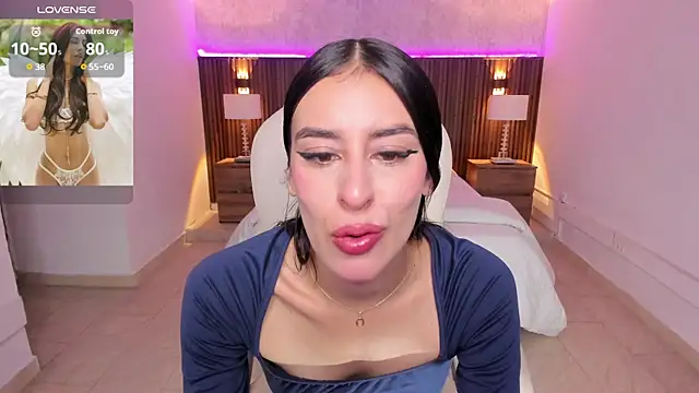 karlaa james online show from 04/23/26, 11:09