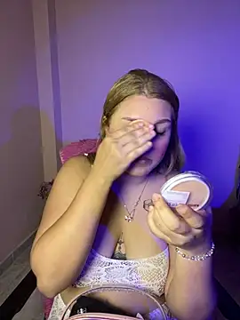 saray gomez22 online show from 04/14/26, 01:33