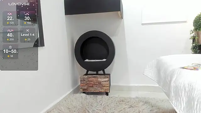 Miranda doll  online show from 02/08/25, 12:17