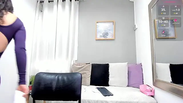 Miranda doll  online show from 07/22/26, 12:30