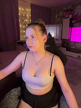 Snapshot of Lexi_noah chatting on 12/21/25, 09:11 Lexi noah online show from 12/21/25, 09:11