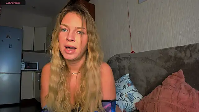 Snapshot of Jeanne_Williams chatting on 03/16/25, 03:36 Jeanne Williams online show from 03/16/25, 03:36