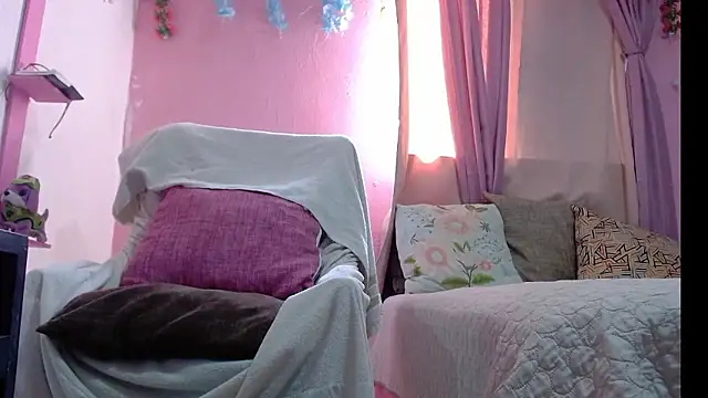 KeillyDiaz online show from 01/18/26, 06:44