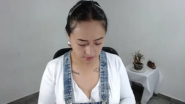 Snapshot of jjulietha95 chatting on 04/27/26, 11:58 jjulietha95 online show from 04/27/26, 11:58