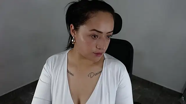 Snapshot of jjulietha95 chatting on 06/19/26, 01:43 jjulietha95 online show from 06/19/26, 01:43