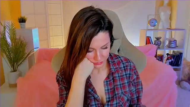 April o Nill online show from 01/23/25, 03:43