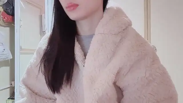 LinhChi 9x online show from 11/18/25, 11:37