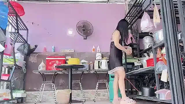 LinhChi 9x online show from 04/22/26, 02:58