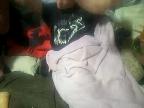 AwesomeUs online show from 04/24/26, 01:08