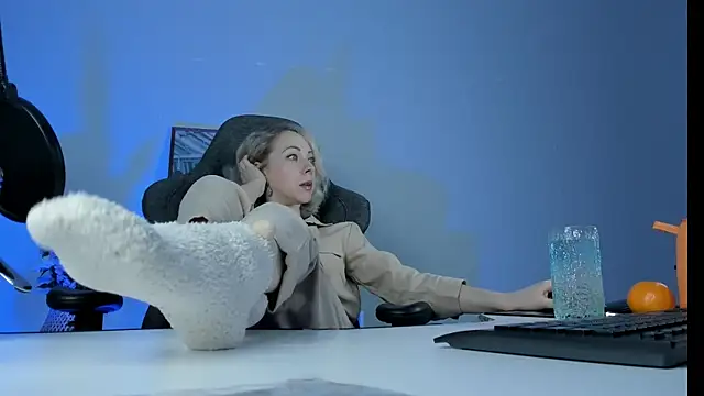 LylithSkye online show from 02/02/25, 11:19