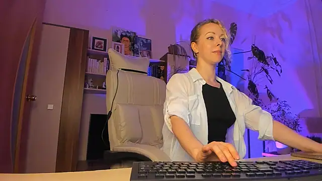 LylithSkye online show from 04/03/26, 03:43