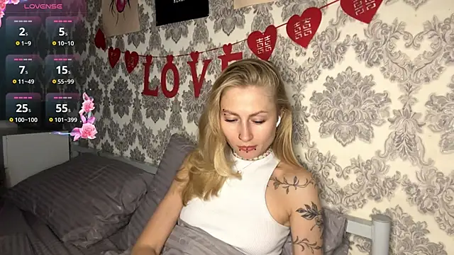 MarthaGees online show from 09/16/25, 04:35