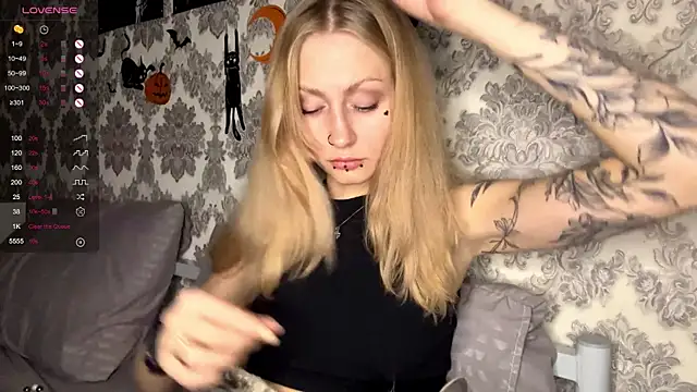 MarthaGees online show from 11/01/25, 03:25