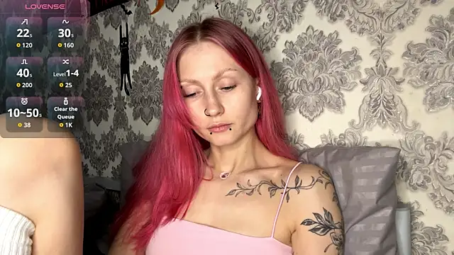 MarthaGees online show from 12/04/25, 04:27