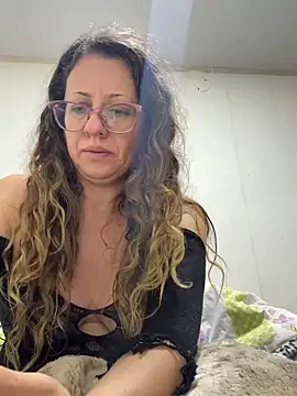 miss hanna07 online show from 12/17/25, 10:21